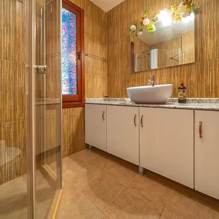 Sydney Deluxe Kas